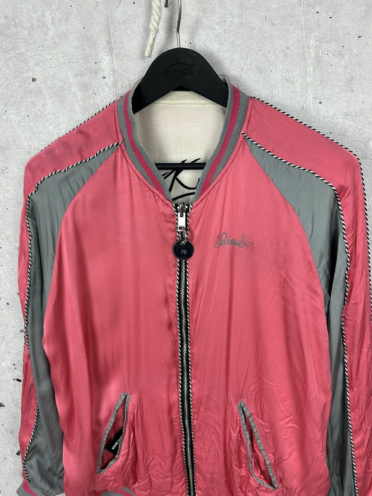 Diesel × Japanese Brand × Vintage Diesel Japanese Style Viscose Reversible Zip Women’s Bomber Size S / US 4 / IT 40 - 15 Thumbnail