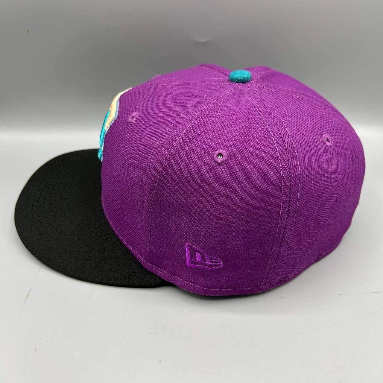 New Era Minnesota Twins Hat Men 7 1/4 Purple Black MLB Fitted Cap Size ONE SIZE - 7 Thumbnail