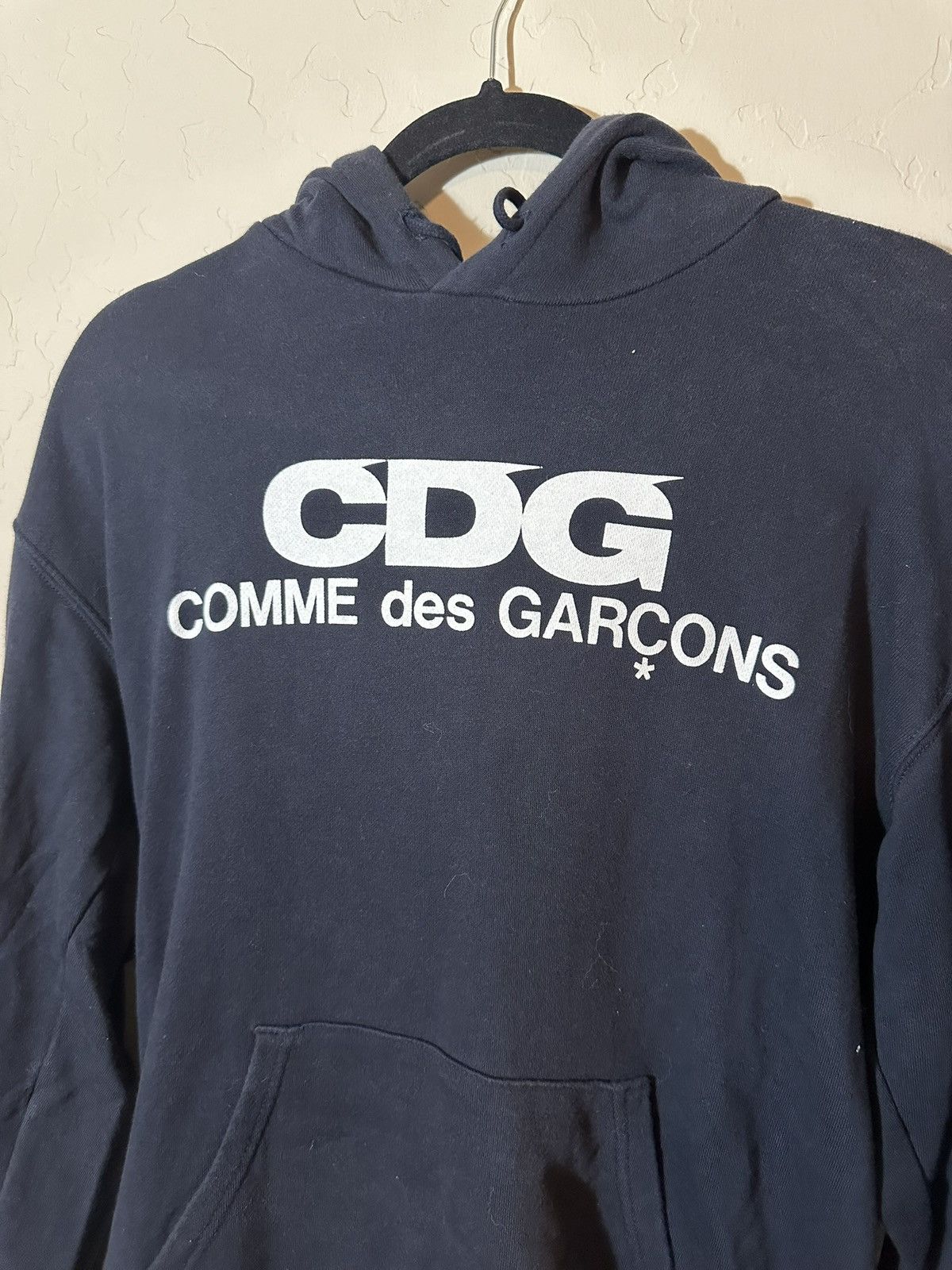 Comme des Garcons Comme Des Garçons CDG logo hoodie navy Size US XL / EU 56 / 4 - 2 Thumbnail
