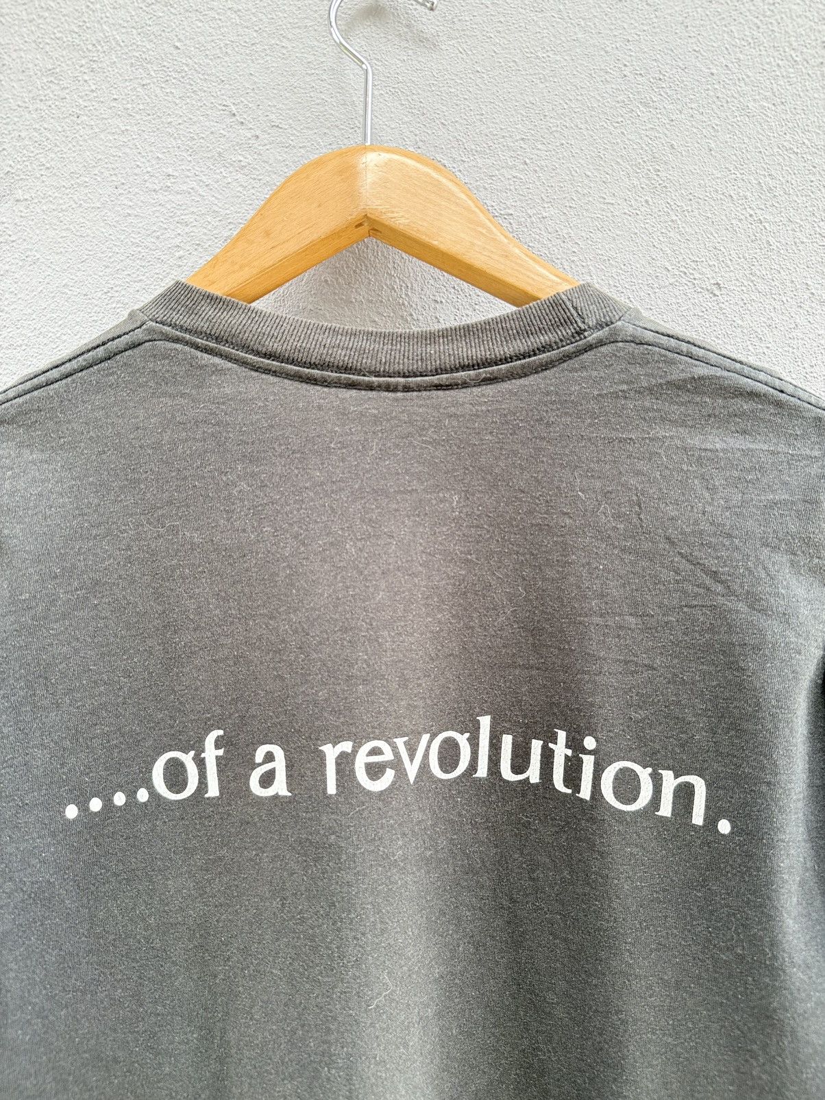 Band Tees Thrashed Vitage OAR Evertive Record Of A Revolution Band T Size US L / EU 52-54 / 3 - 7 Thumbnail