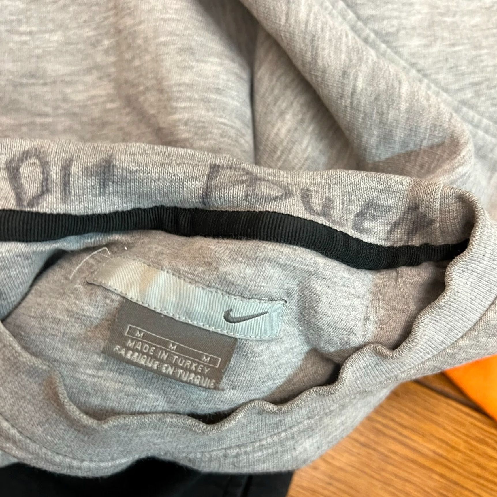 Nike VINTAGE Nike Sweatshirt Reverse Weave Gray Tag Pullover Crew Neck Mens M Gray 80s 90s Embroidered Logo Size US M / EU 48-50 / 2 - 7 Thumbnail