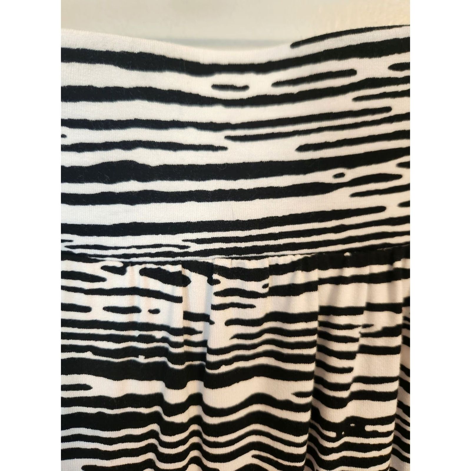 Vintage Lane Bryant Zebra Print A-Line Skirt 18/20 Womens Knee Length Elastic Waist Plus Size White Black Pattern Skirt Size 40" / US 18 - 2 Thumbnail