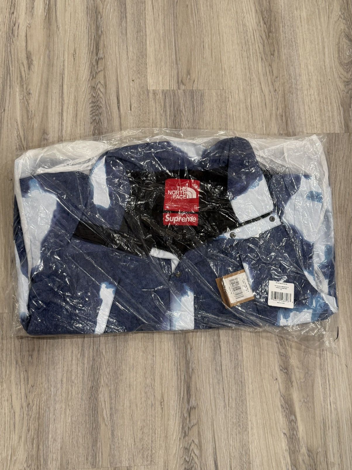 Supreme × The North Face Bleached Denim Print Mountain Jacket Size US XL / EU 56 / 4 - 2 Thumbnail