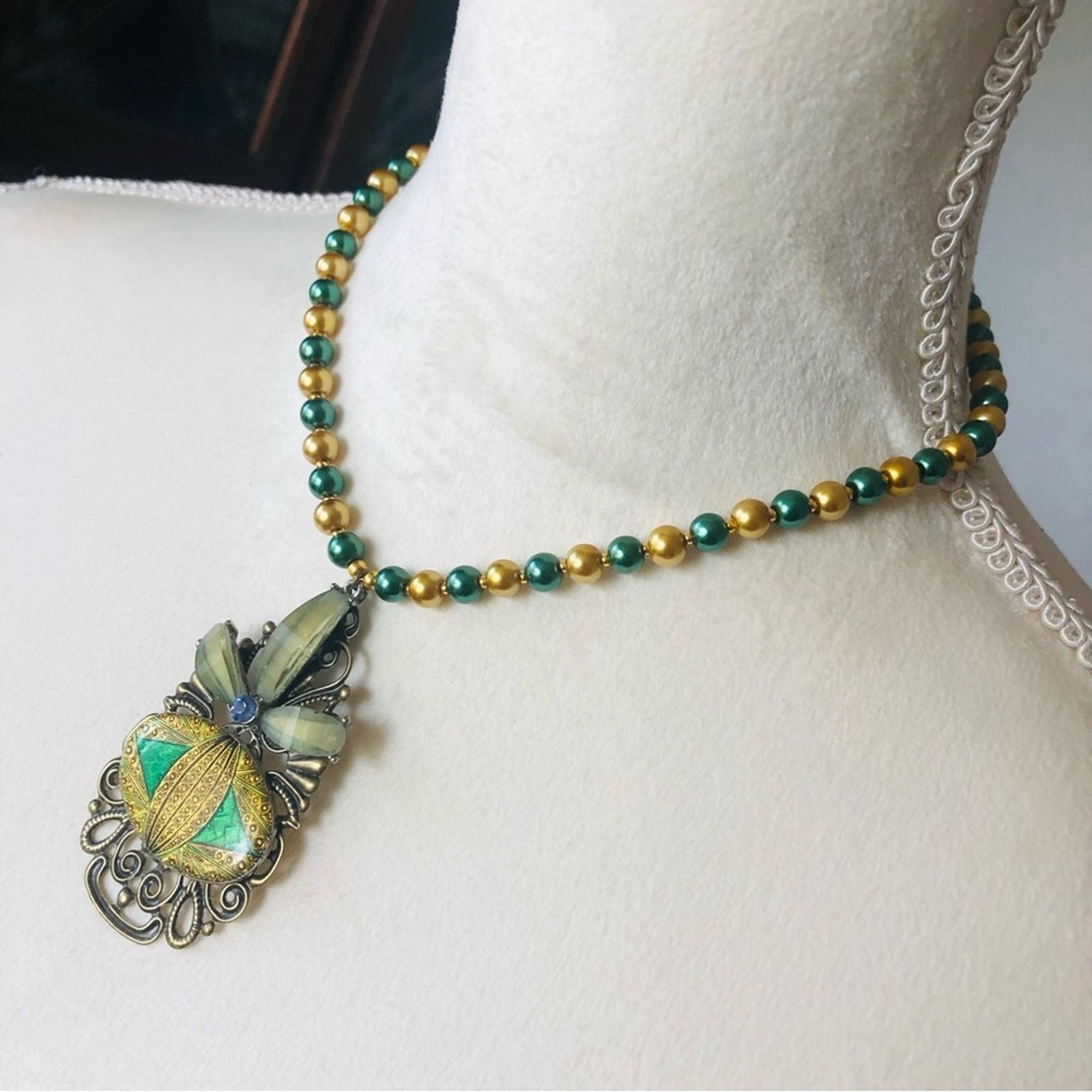 Handmade Handcrafted repurpose filigree medallion Pearl necklace Size ONE SIZE - 5 Thumbnail