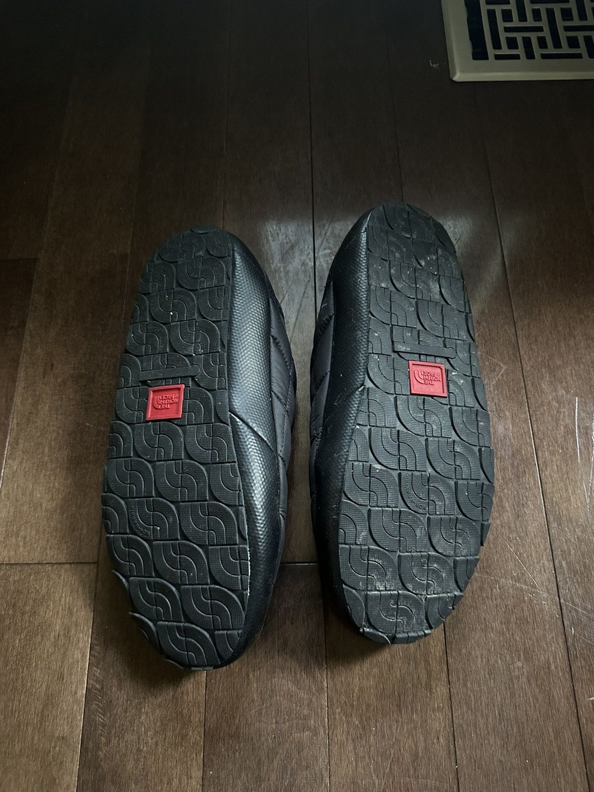 The North Face The North Face Puffer Shoe Slides Size US 13 / EU 46 - 5 Thumbnail