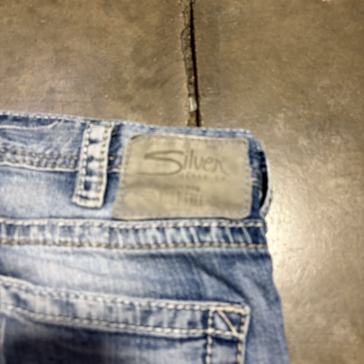 Silver Jeans Co. Vintage Silver Jeans Low Rise Boot Cut Denim Distressed Y2K Size US 32 / EU 48 - 11 Thumbnail