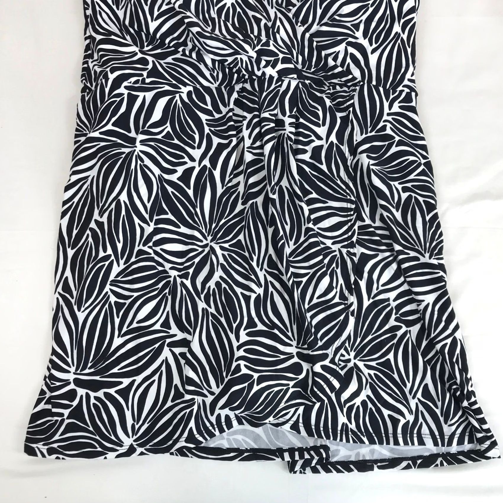 Lands' End VINTAGE: Lands End Womens XXL Black White Abstract Floral Surplice V-Neck Swim Dress Size 3XL / US 20-22 - 3 Thumbnail