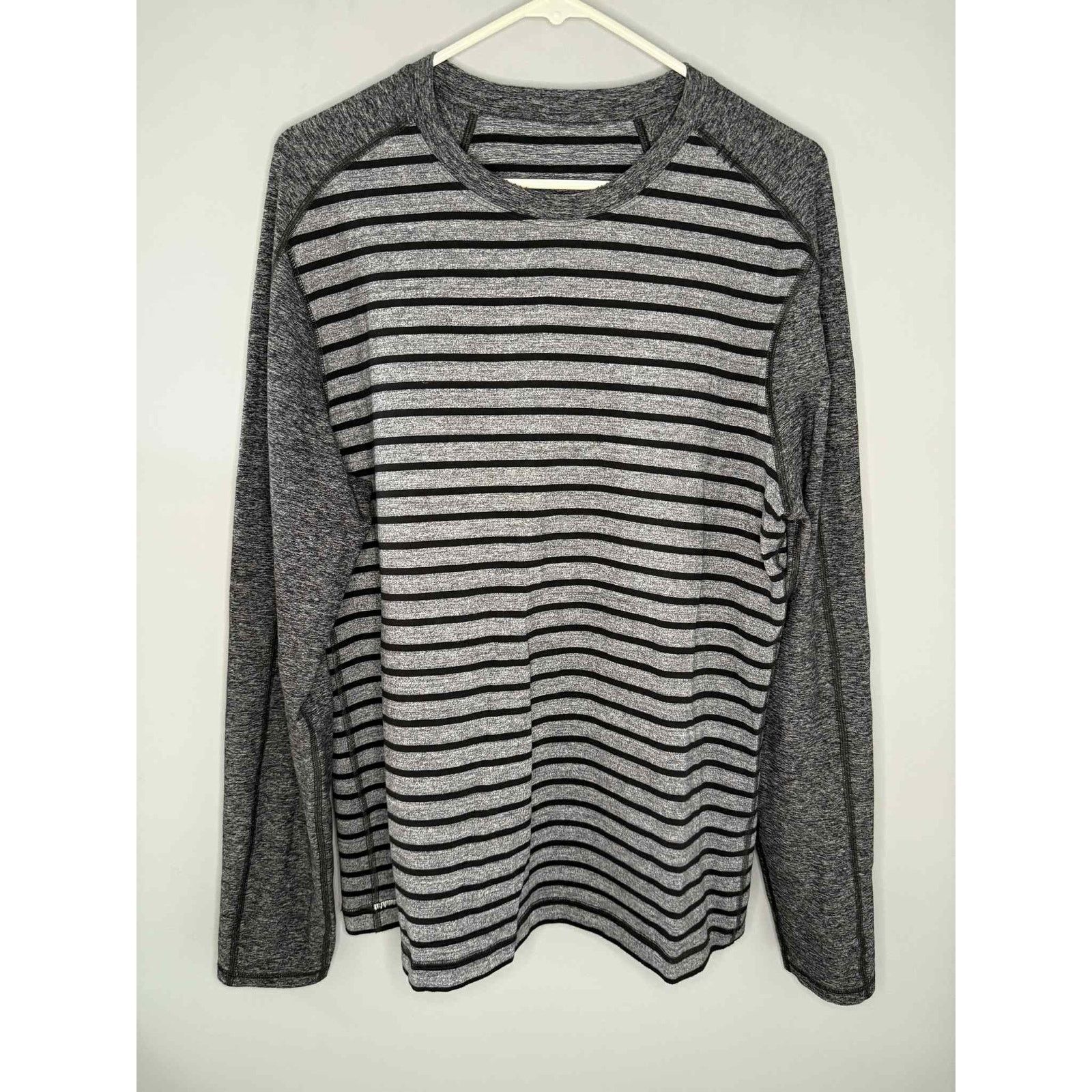 Lululemon Lululemon Surge Warm Crew T-Shirt Stripe Dark Slate Black Size US XL / EU 56 / 4 - 4 Thumbnail