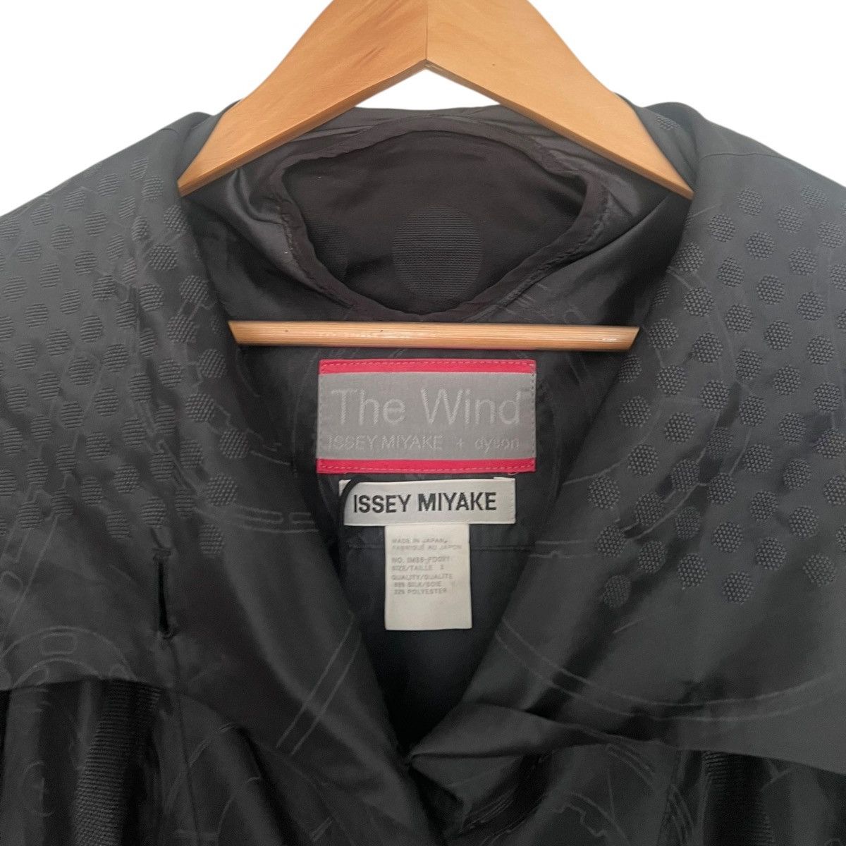 Issey Miyake Issey miyake x dyson “the wind” vaccum jacket Size US M / EU 48-50 / 2 - 2 Thumbnail
