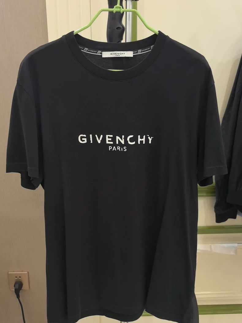 Givenchy Givenchy T-shirt BM71653Y6B Men's Reverse Size US XL / EU 56 / 4 - 1 Thumbnail