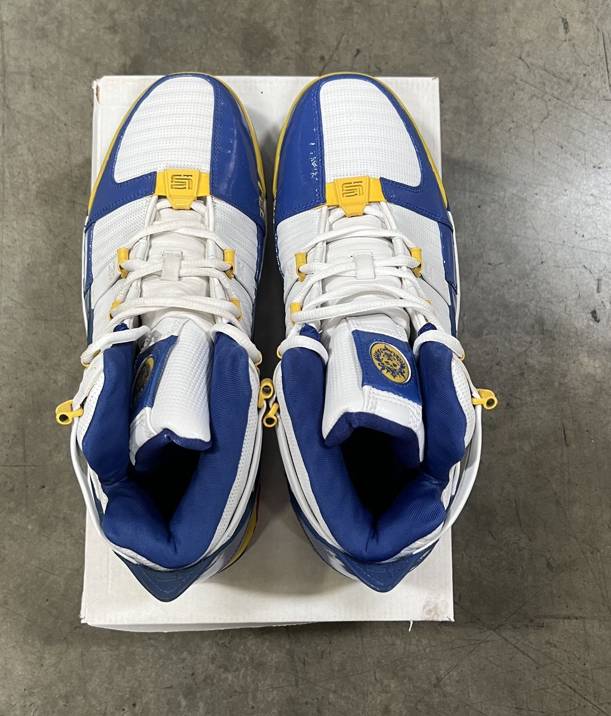 Nike Nike Lebron III MVP Sample SuperBron/ Superman edition Size US 11 / EU 44 - 4 Thumbnail