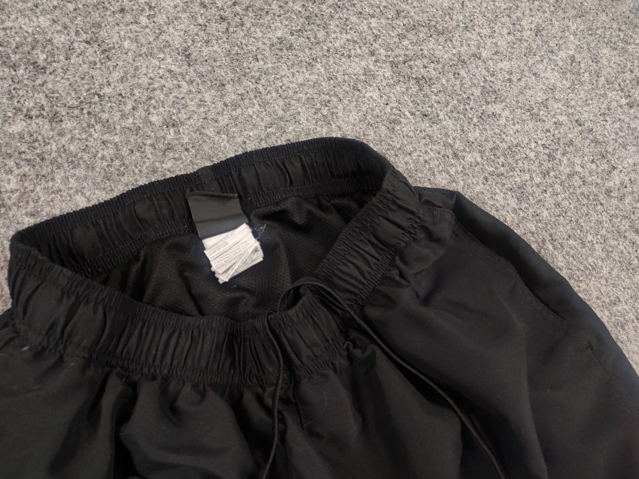 Nike Vintage Nike Swoosh Black Casual Y2K Style Shorts Size US 32 / EU 48 - 7 Thumbnail