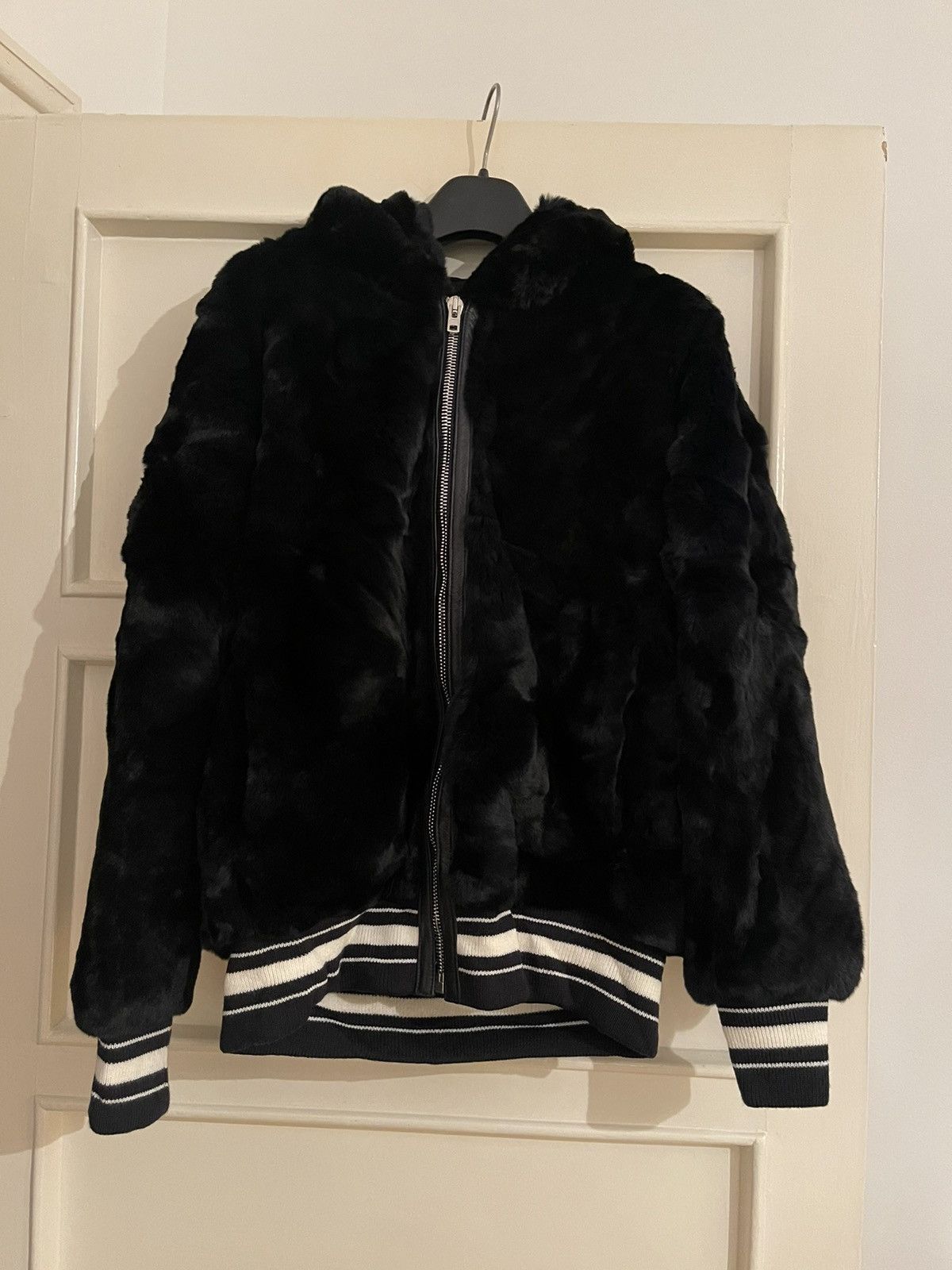 Givenchy Givenchy Riccardo Tisci Lapin Rabbit Fur size L Size L / US 10 / IT 46 - 1 Thumbnail