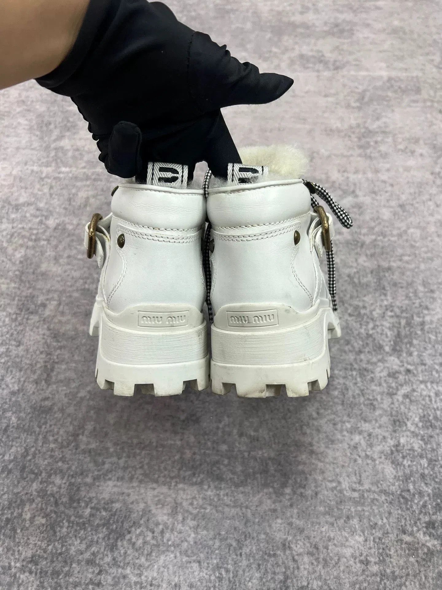 Miu Miu Miumiu Women's Snow Boots. Size US 4 / IT 34 - 6 Thumbnail