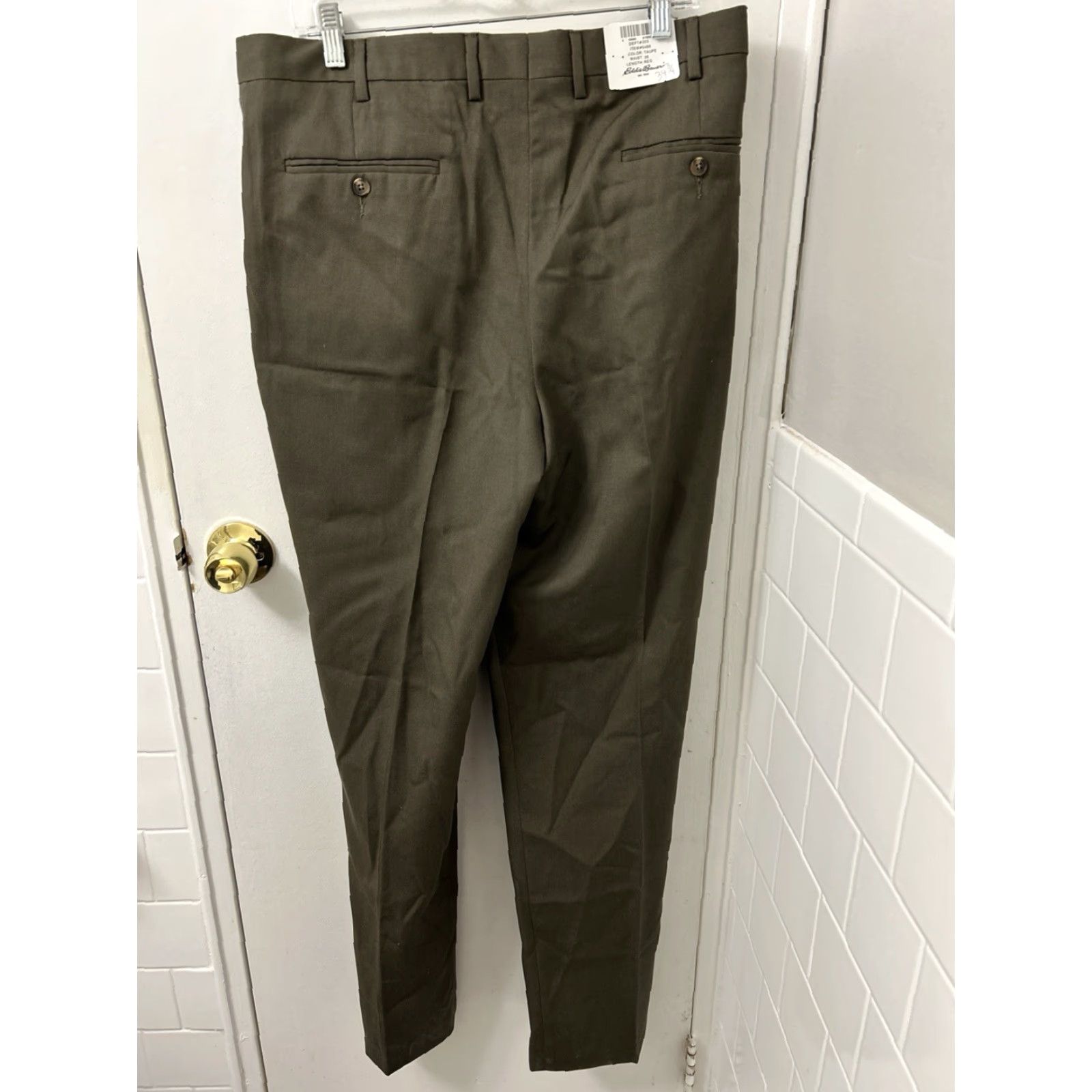 Eddie Bauer Eddie Bauer Dress Pants Mens 36x35 Taupe 100% Wool YKK Relaxed Fit Pleated NWT Wool Dress Pants Mens Taupe 36x35 NWT Relaxed Fit Size US 36 / EU 52 - 2 Thumbnail