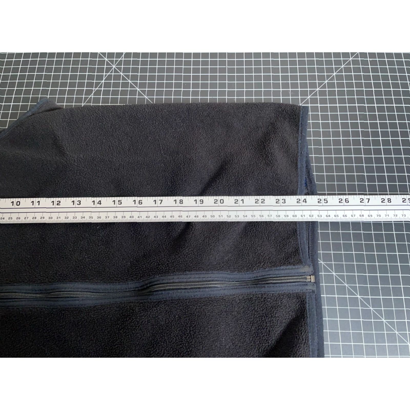 Patagonia VTG Patagonia PEF Full Zip Fleece Vest Black USA Made Outdoors Large Men Adult Zip Vest Size US L / EU 52-54 / 3 - 5 Thumbnail