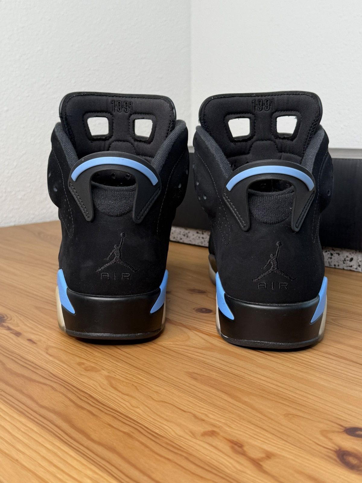 Nike Nike Air Jordan 6 Retro UNC Factory Mismatch Size US 9.5 / EU 42-43 - 2 Thumbnail