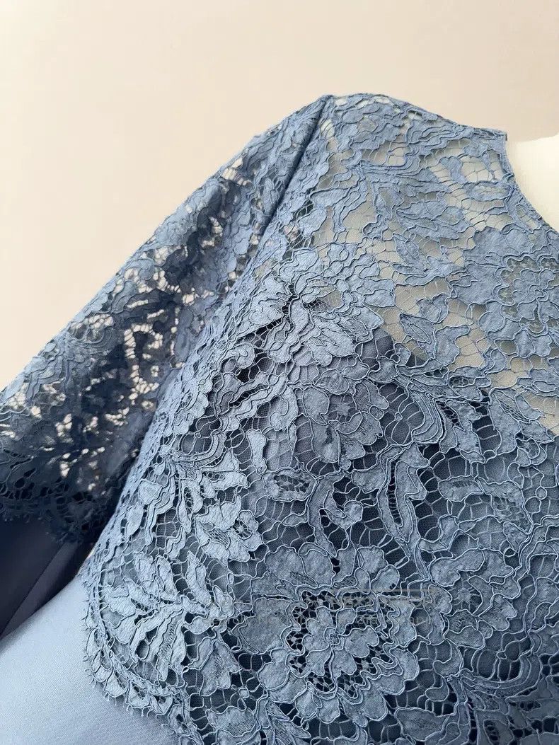 Valentino Valentino Lace dress Size M / US 6-8 / IT 42-44 - 2 Thumbnail