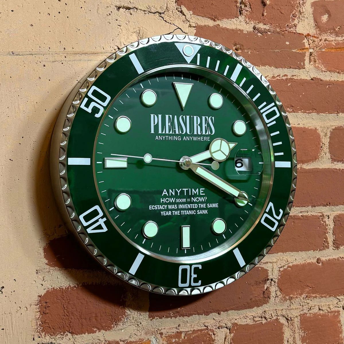 Pleasures Anytime Clock Size ONE SIZE - 2 Thumbnail