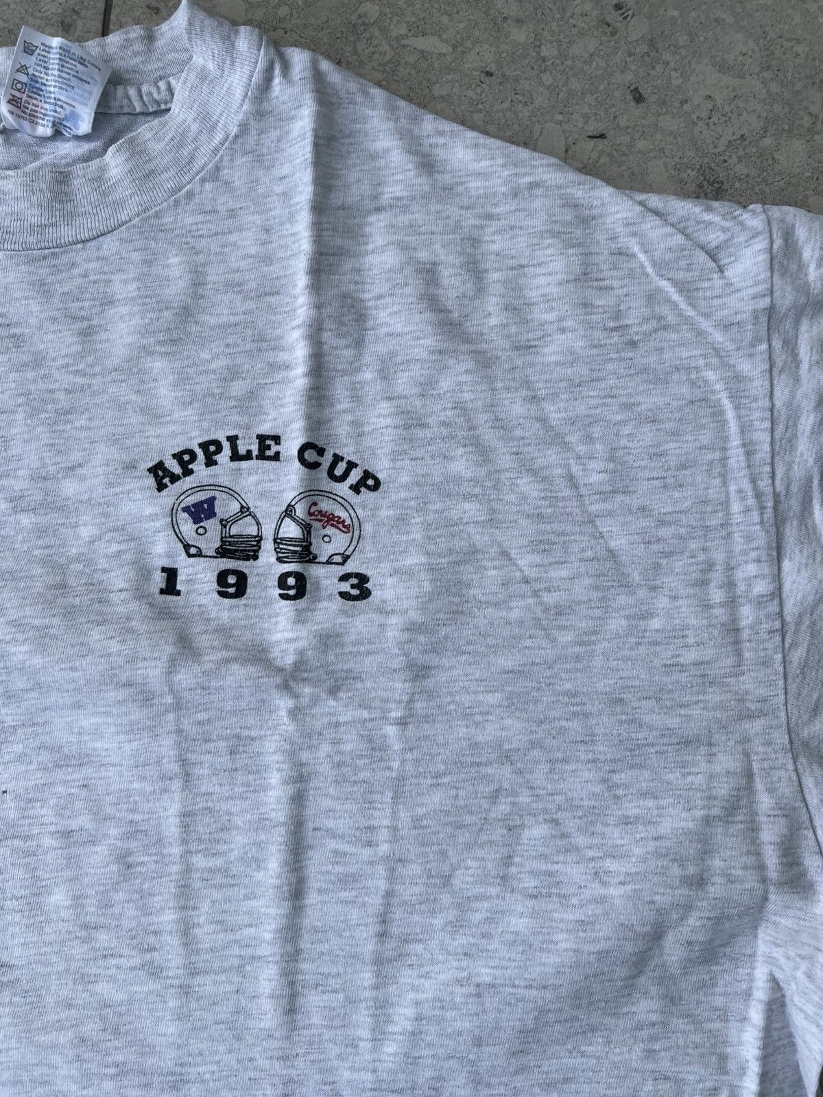 Vintage 90s Huskies Cougars Apple Cup t-shirt Size US XL / EU 56 / 4 - 3 Thumbnail