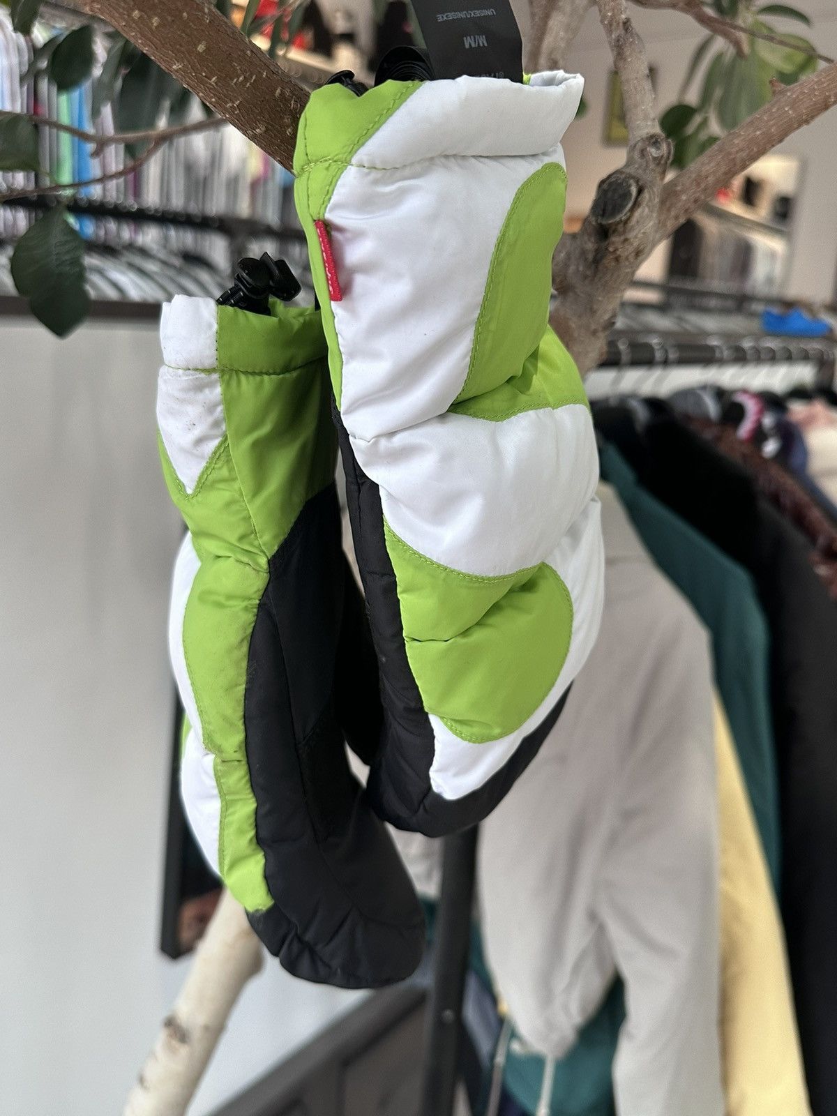 Supreme The North Face S Logo Nuptse Mitts Lime 