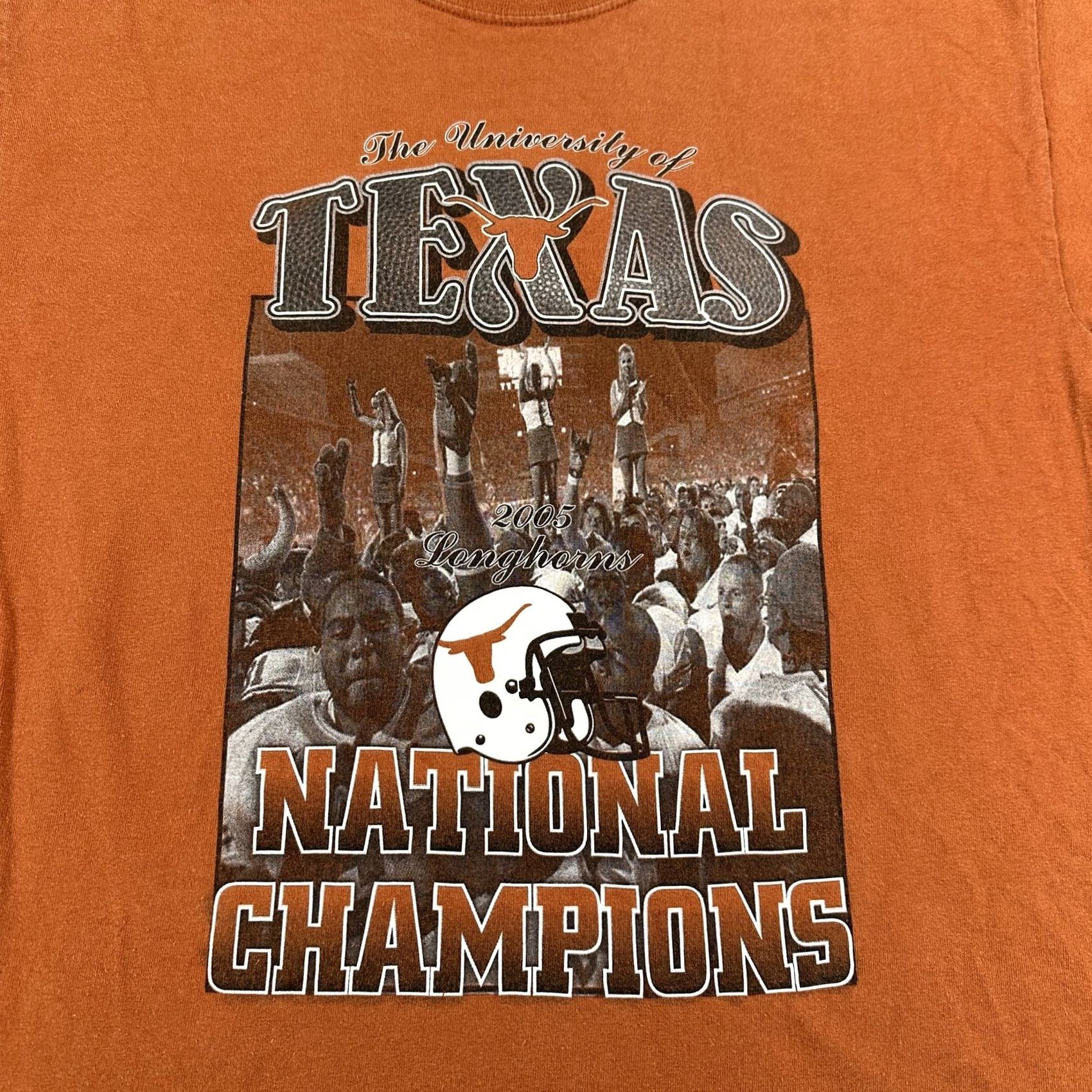 Gildan VINTAGE University of Texas Longhorns 2005 National Champions T-Shirt Burnt Orange L Mens Gildan 100% Cotton Shirt Size US L / EU 52-54 / 3 - 3 Thumbnail