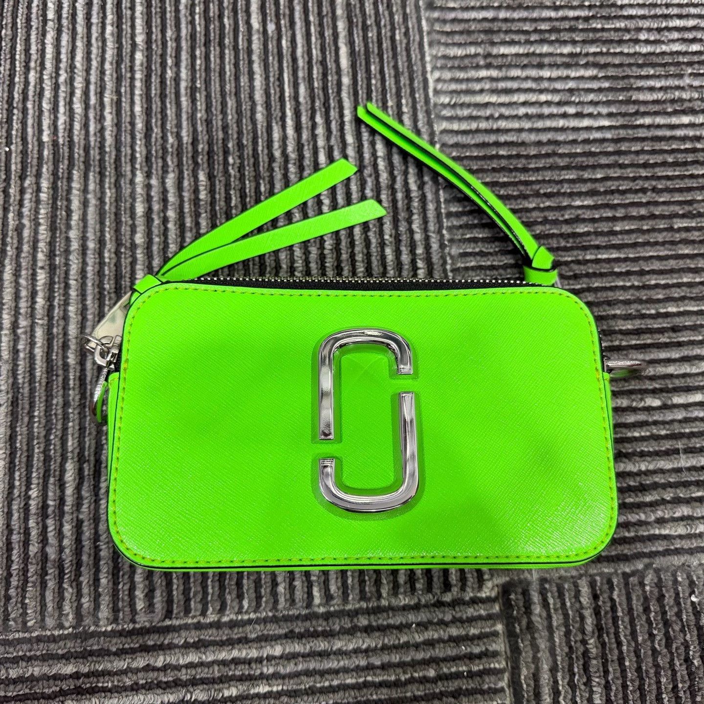 Louis Vuitton Louis Vuitton Glow Green Bag one size Men Size ONE SIZE - 1 Thumbnail