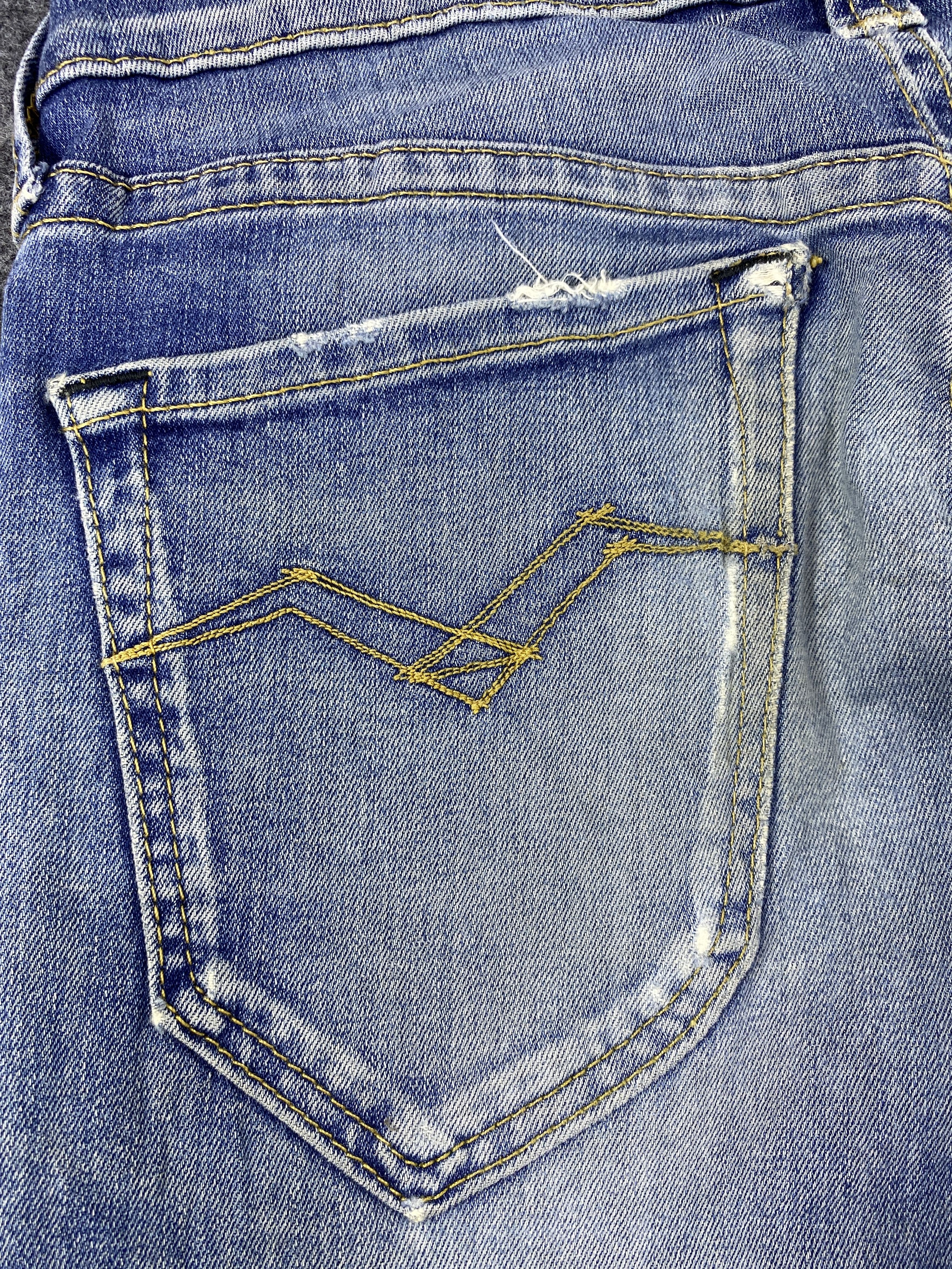 Jean Vintage Replay Distressed Blue Wash Denim- J1128 Size US 31 - 17 Thumbnail