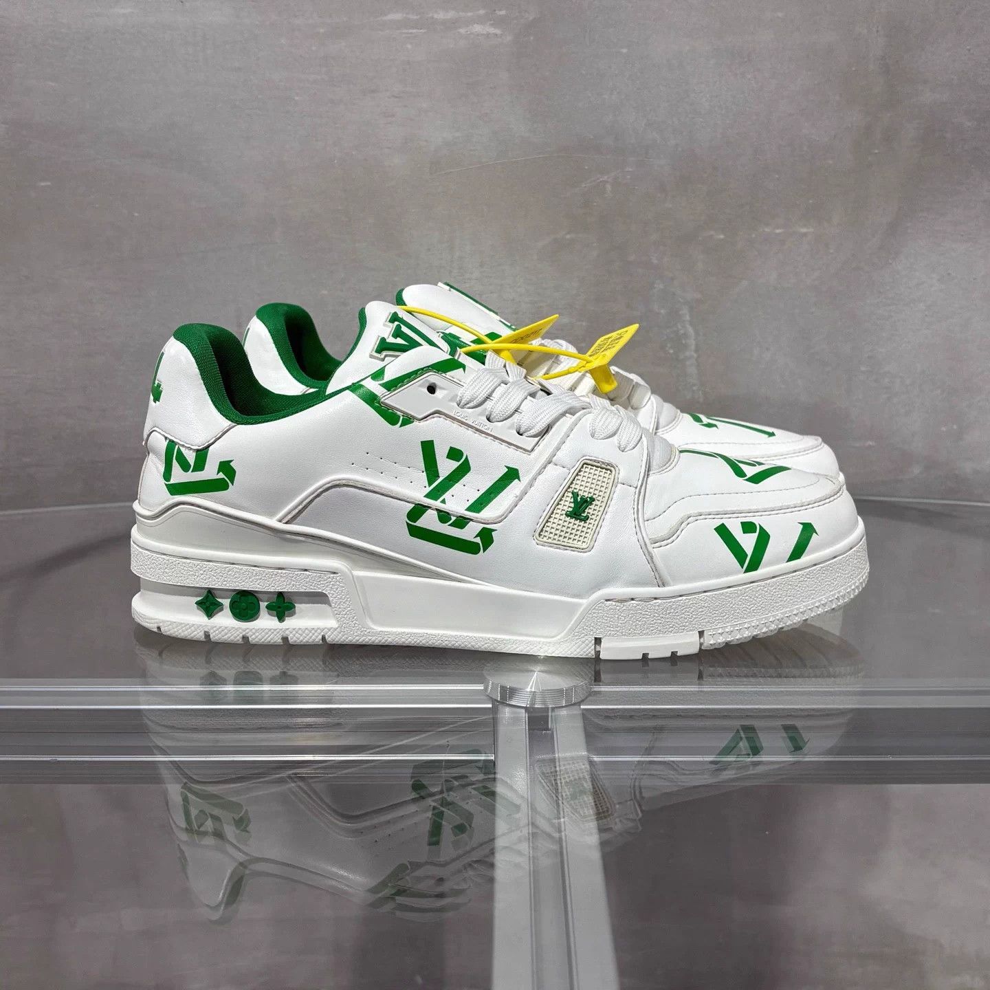 Louis Vuitton LV Trainer White Green Eco UK7 41 Size US 7 / EU 40 - 4 Thumbnail