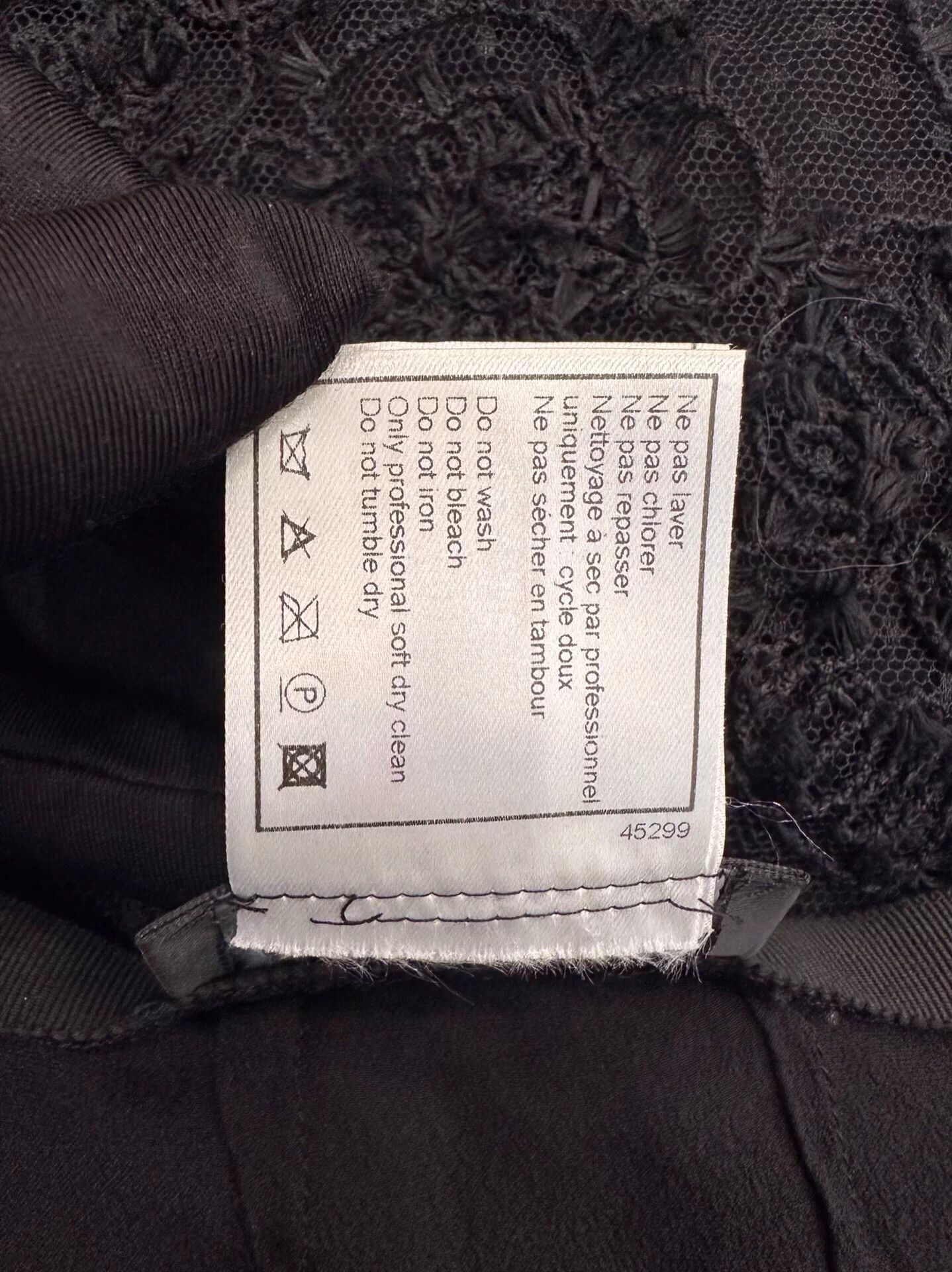 Chanel Chanel Camellia Embroidered Black Skirt 36 Size 26" / US 2 / IT 38 - 6 Thumbnail