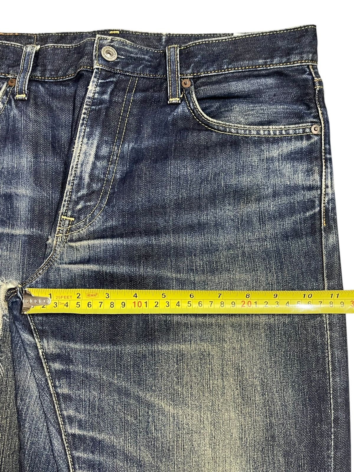 Uniqlo Vintage Japanese Uniqlo Blue Faded Wash Style Loose Jeans Size US 34 / EU 50 - 14 Thumbnail