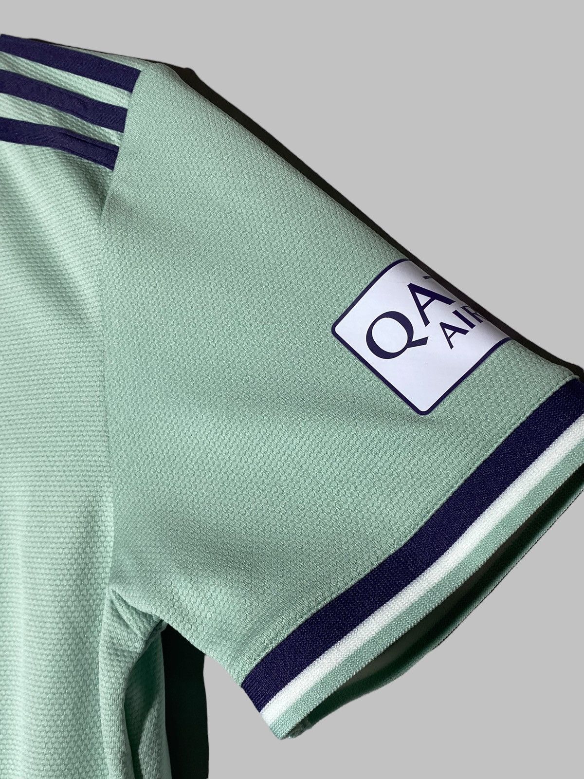 Adidas 🔥 ADIDAS FC BAYERN MUNCHEN 2018/19 AWAY FOOTBALL SHIRT Size US S / EU 44-46 / 1 - 12 Thumbnail