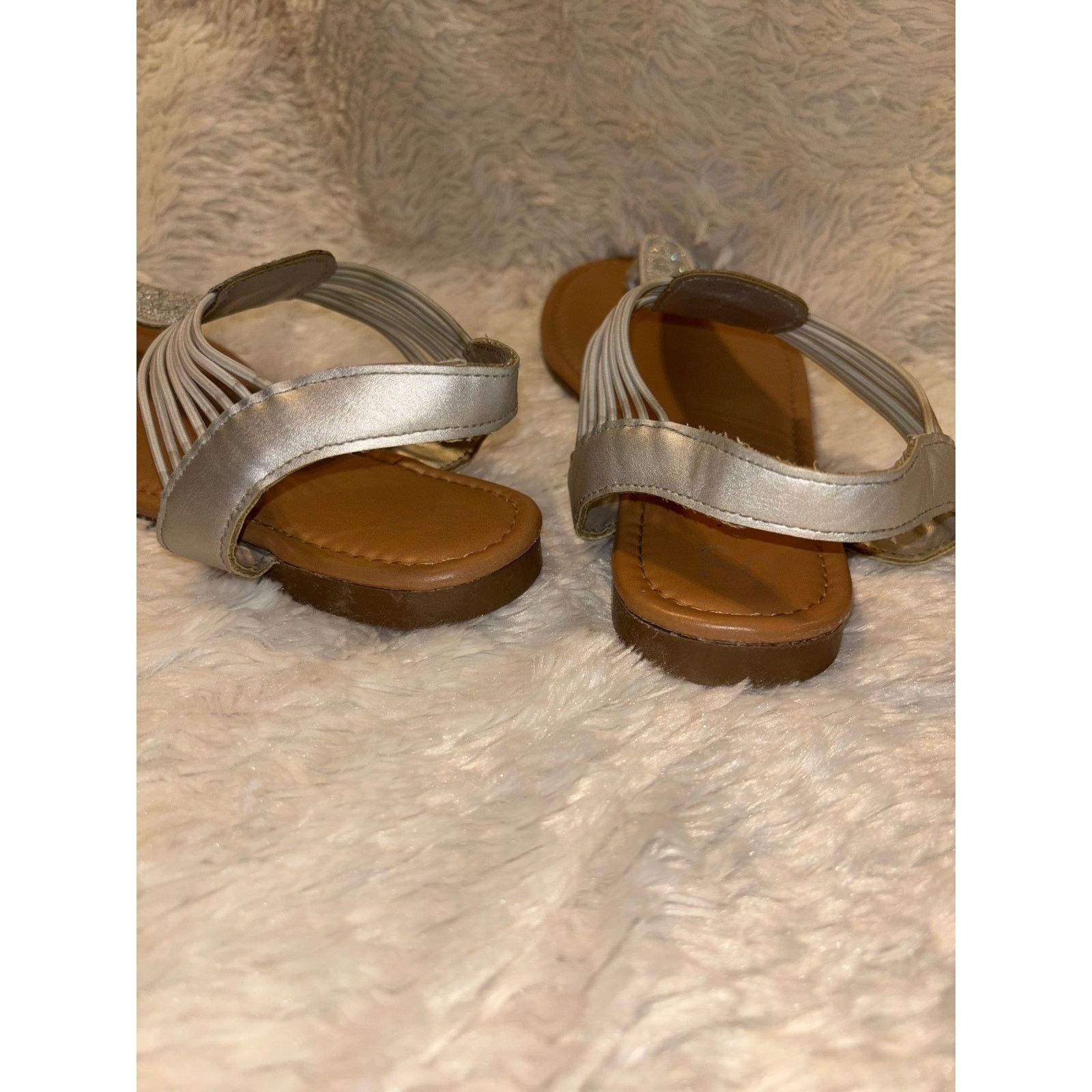 The Unbranded Brand SO Kohls Silver Sparkle Thong Sandals Size US 12 / IT 42 - 4 Thumbnail