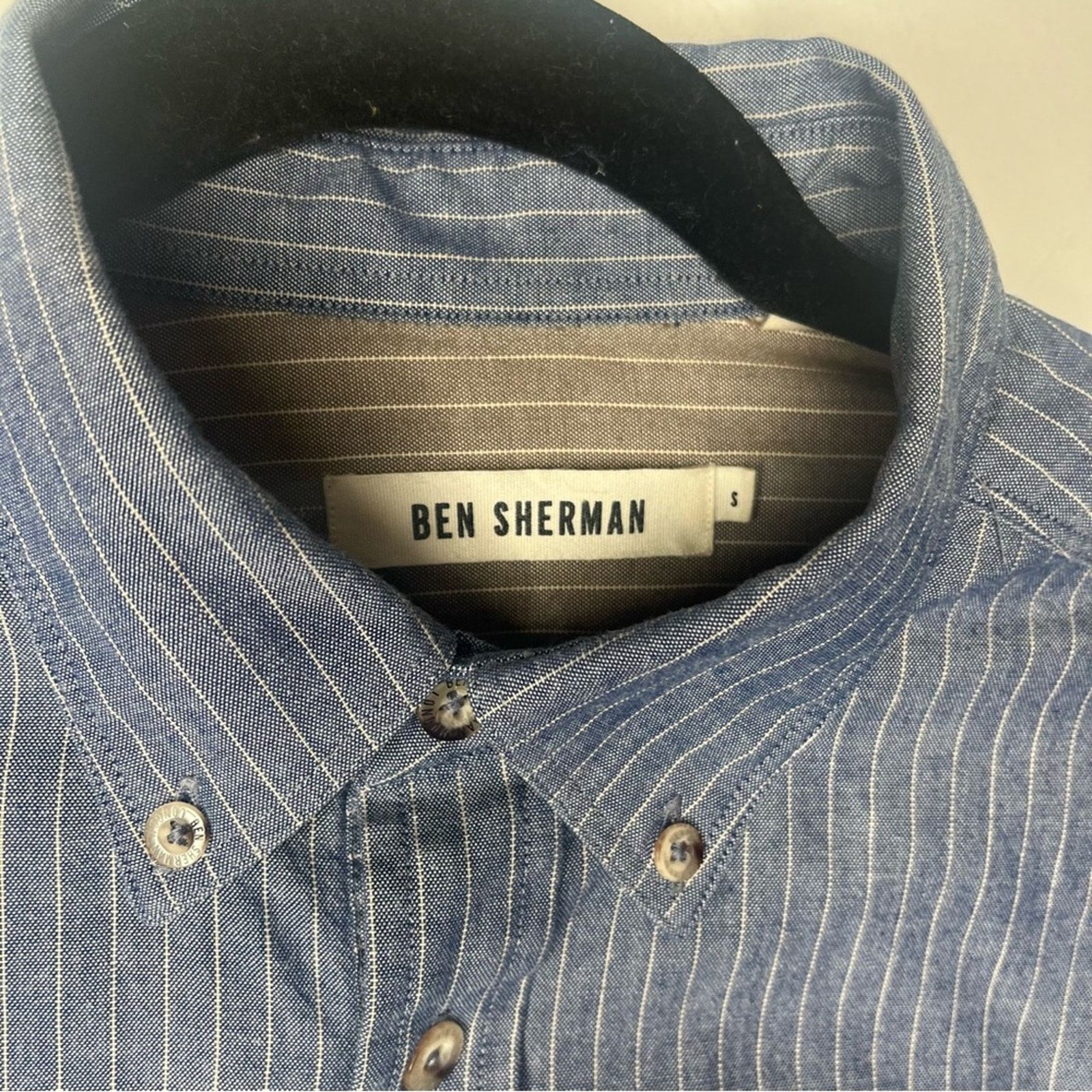 Ben Sherman Ben Sherman men's size small blue white pin stripped Size US S / EU 44-46 / 1 - 5 Thumbnail