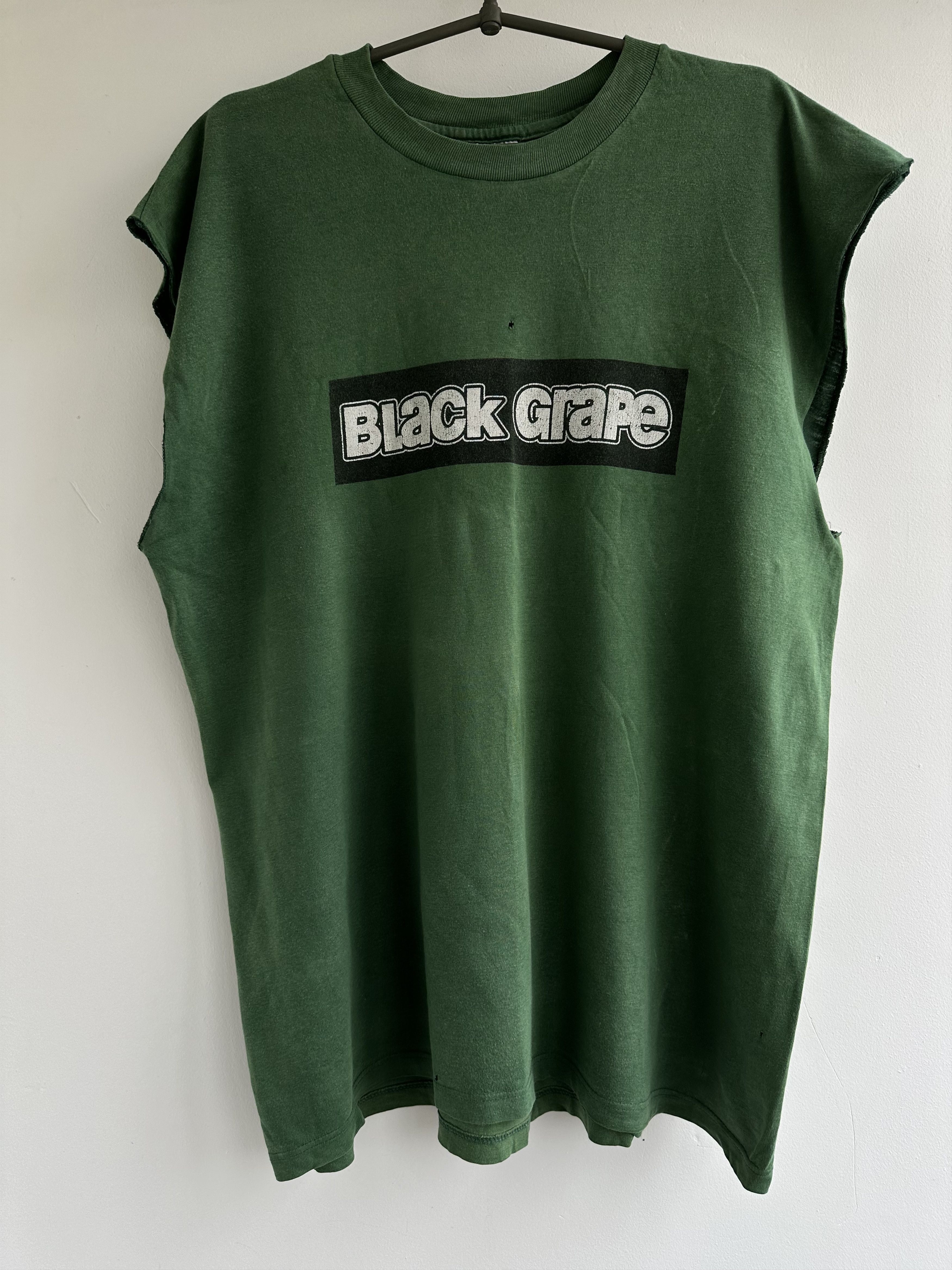 Band Tees Black Grape vintage t shirt Size US XL / EU 56 / 4 - 1 Thumbnail