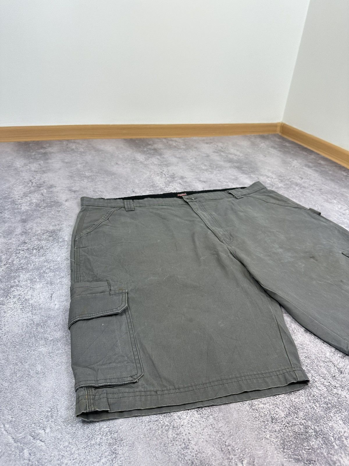 Dickies Vintage Dickies Cargo Carpenter Baggy Work Hype Y2K Shorts Size US 44 / EU 60 - 9 Thumbnail