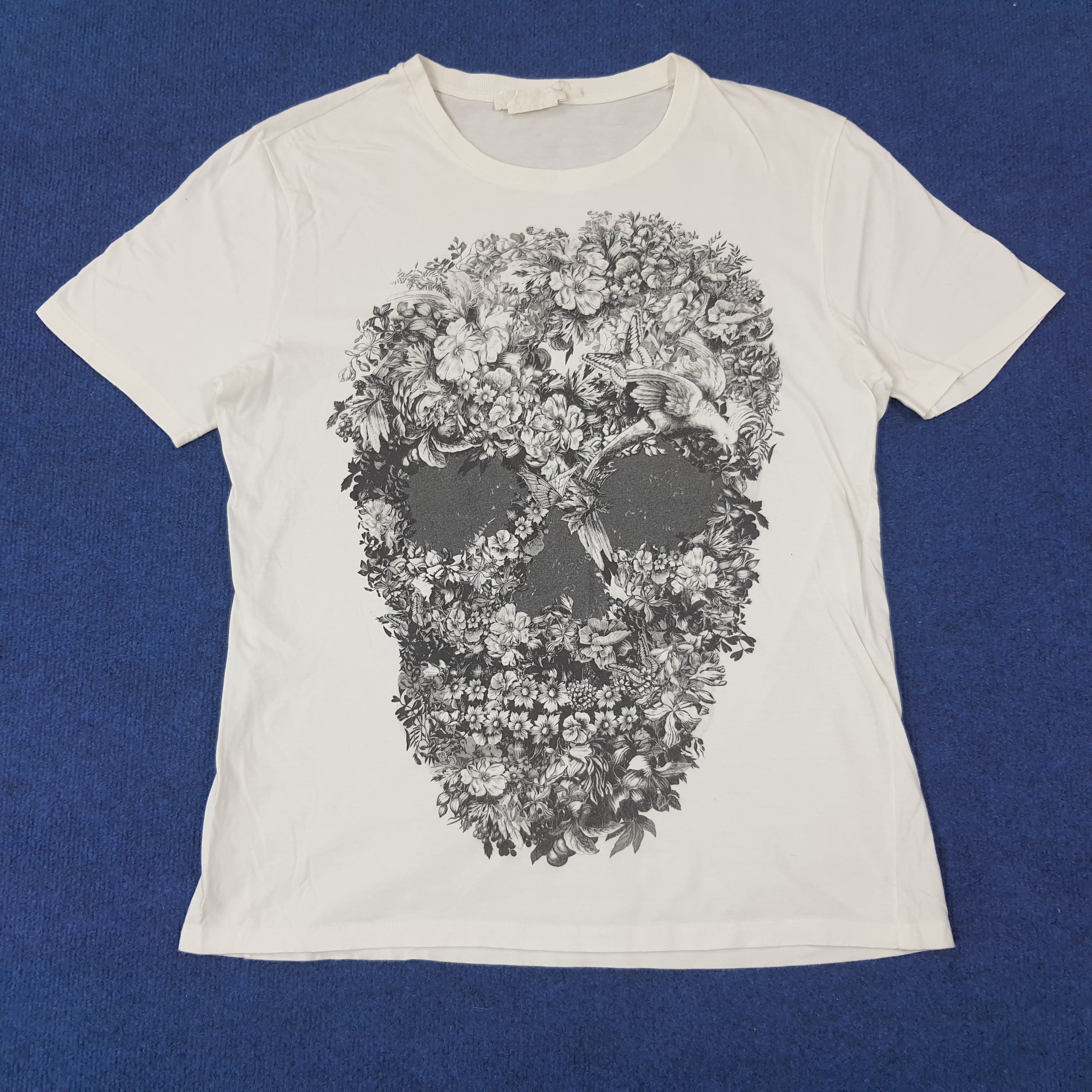 Alexander McQueen Vintage Alexander McQueen Designer Tshirt C239n79 Size US M / EU 48-50 / 2 - 1 Thumbnail