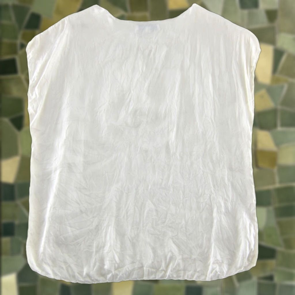 Vintage VINTAGE Silkline Blouse Shirt Ivory 100% Silk Cap Sleeve Embroidered Floral Simple M-L Womens Size M / US 6-8 / IT 42-44 - 1 Thumbnail
