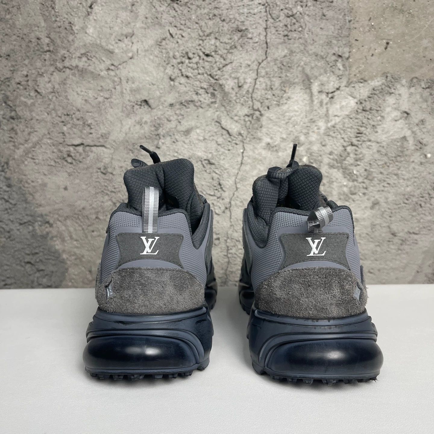 Louis Vuitton LV Runner Tatic Sneakers 9.5 99 new Size US 9.5 / EU 42-43 - 4 Thumbnail