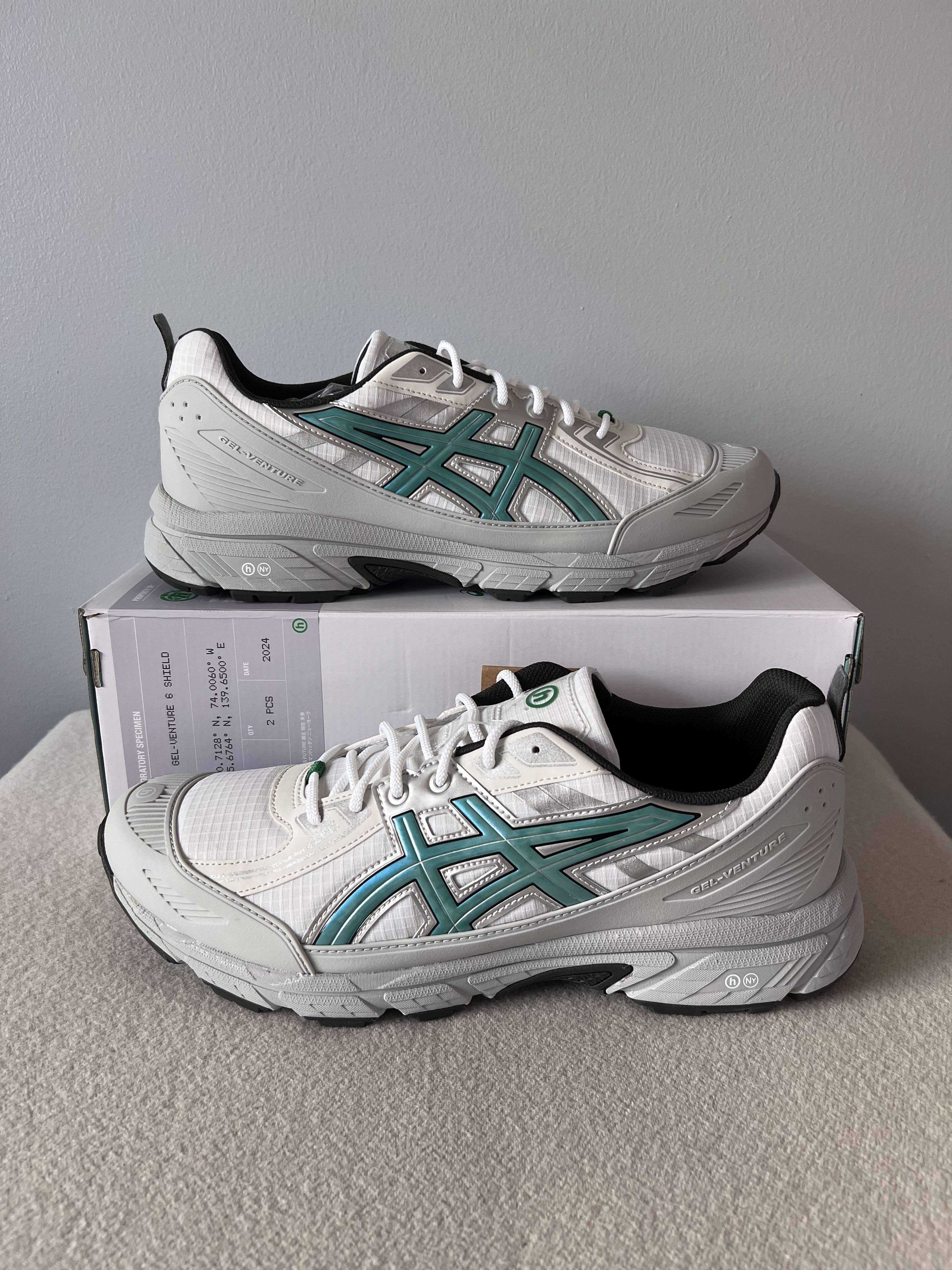 Asics × HIDDEN Hidden NY Asics Gel Venture 6 Shield in White Size US 14 / EU 47 - 2 Thumbnail