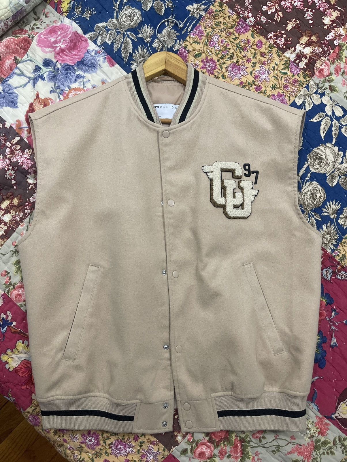 Asos Beige creamy Sleeveless Varsity Jacket Size US M / EU 48-50 / 2 - 1 Thumbnail