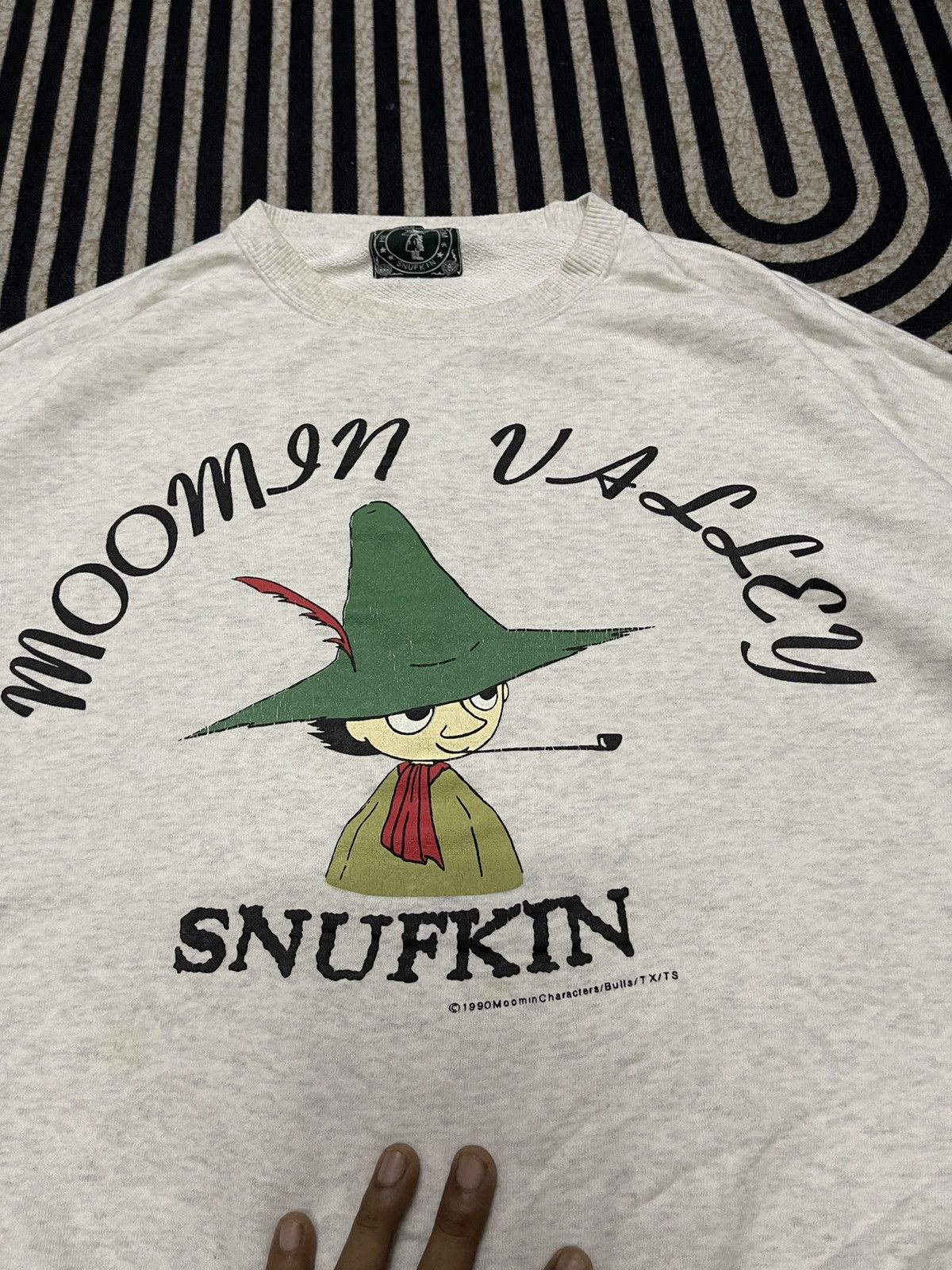 Anime VINTAGE 1990 MOOMIN VALLEY SNUFKIN SWEATSHIRT BOXY CUTTING Size US L / EU 52-54 / 3 - 8 Thumbnail