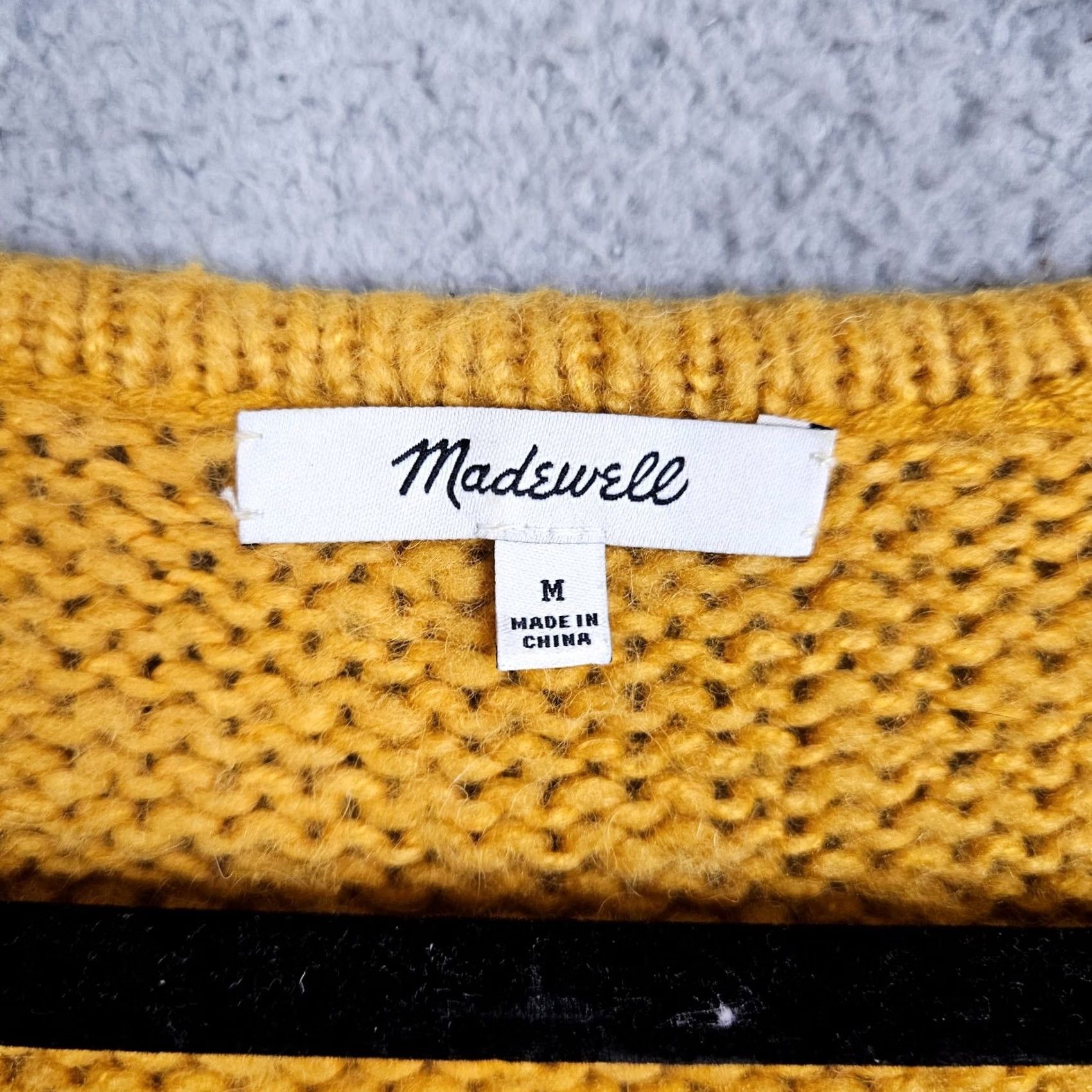 Madewell Madewell Pullover Sweater V-Neck Balloon Sleeve XS? no, M color Yellow Size M Women Unit? Not needed. Size M / US 6-8 / IT 42-44 - 3 Thumbnail