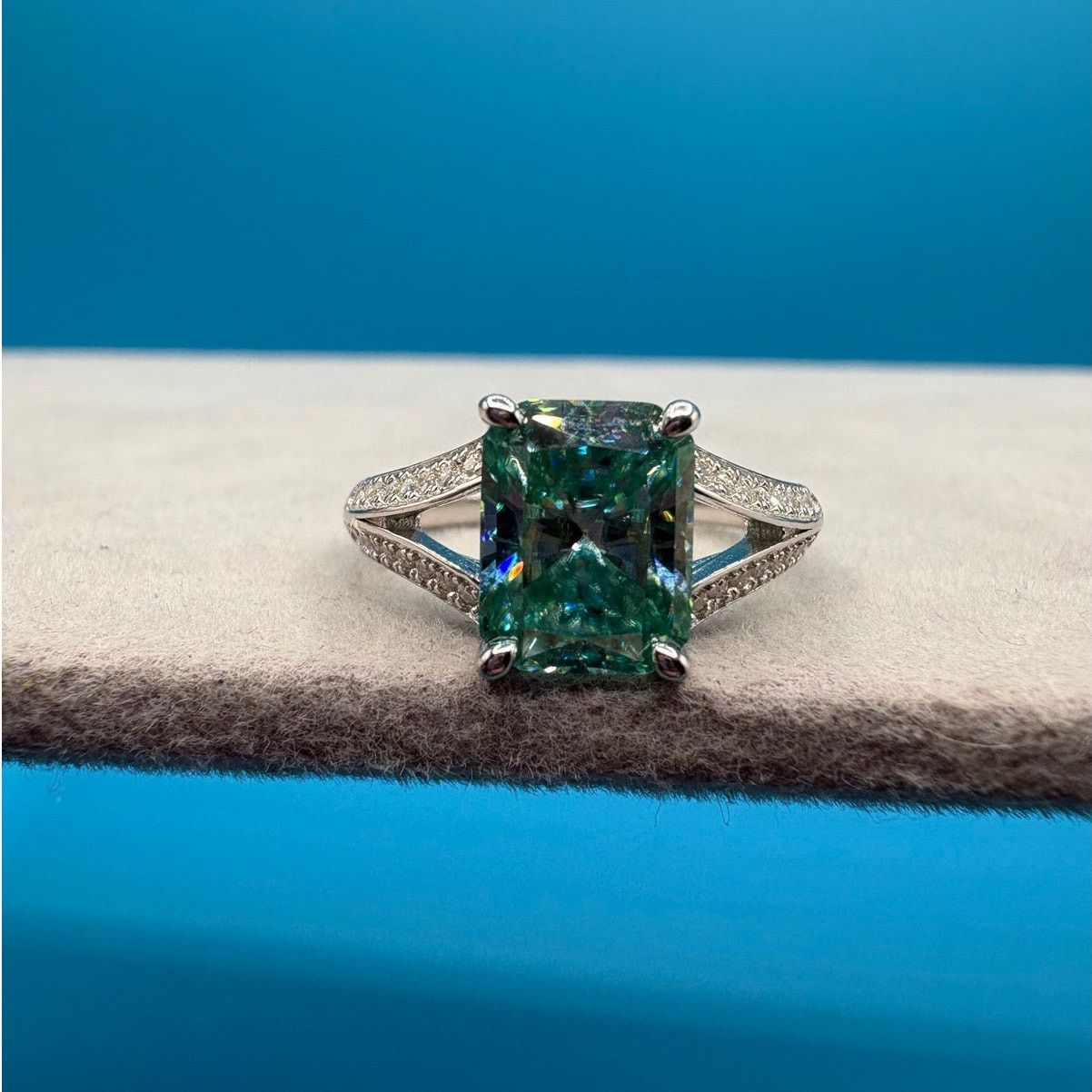 Jewelry Sz 7 - 3CTW Aquamarine Emerald Cut Moissanite, AU750 Size ONE SIZE - 6 Thumbnail