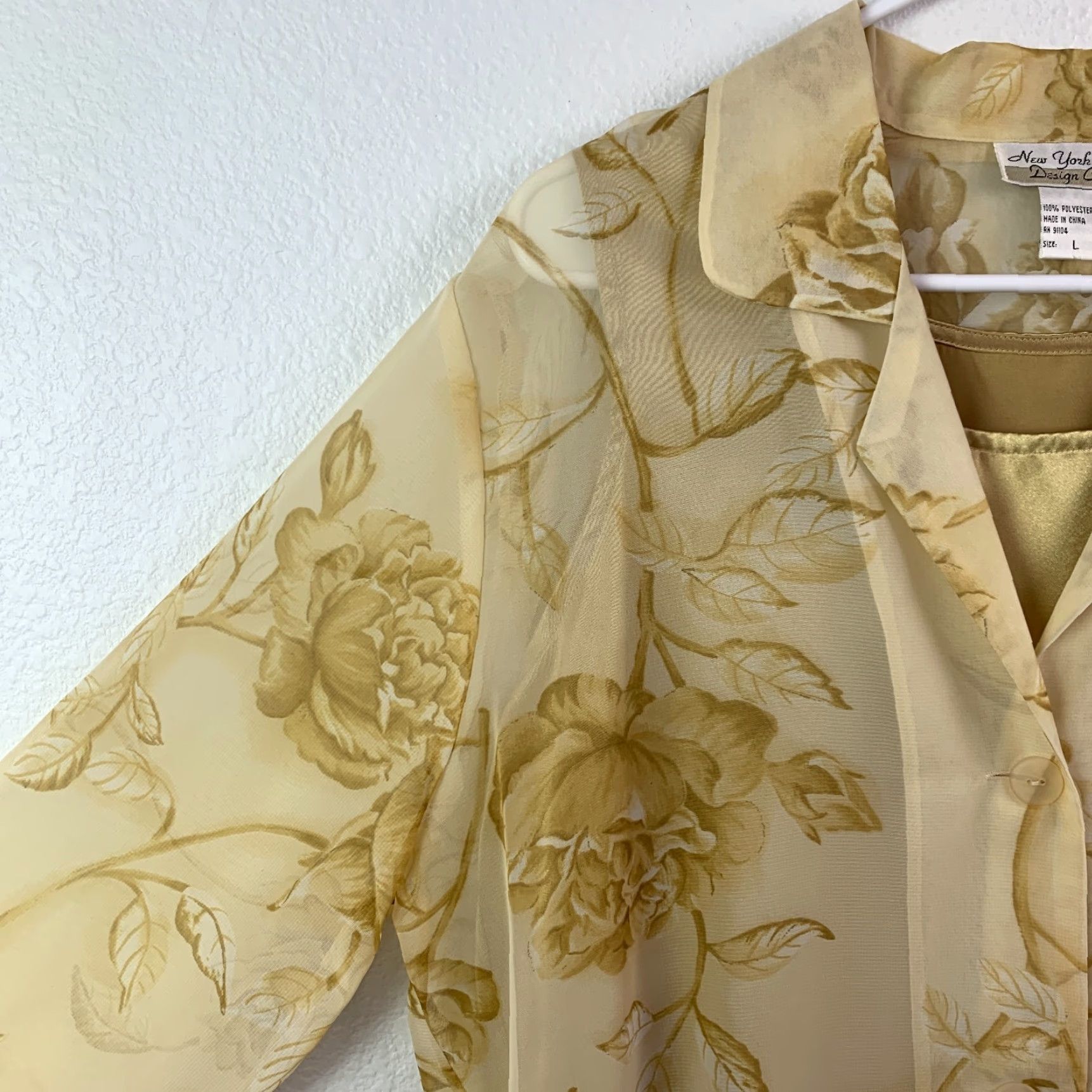 Vintage VINTAGE New York City Design Co. Blouse Shirt Casual Yellow Floral 100% Polyester L Large Womens 80s 90s City Pattern Button Neck Collared Long Sleeve Size L / US 10 / IT 46 - 2 Thumbnail