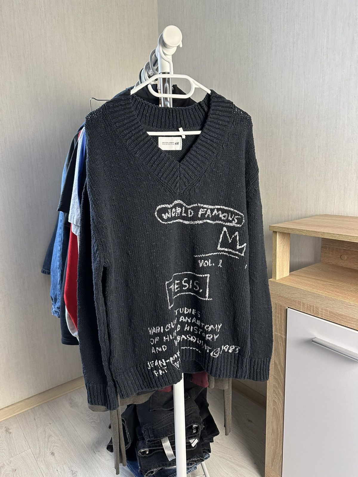 H&M × Jean-Michel Basquiat × Who Decides War Jean Michel Basquiat Who Decides War H&M Sweater Size US XS / EU 42 / 0 - 1 Thumbnail