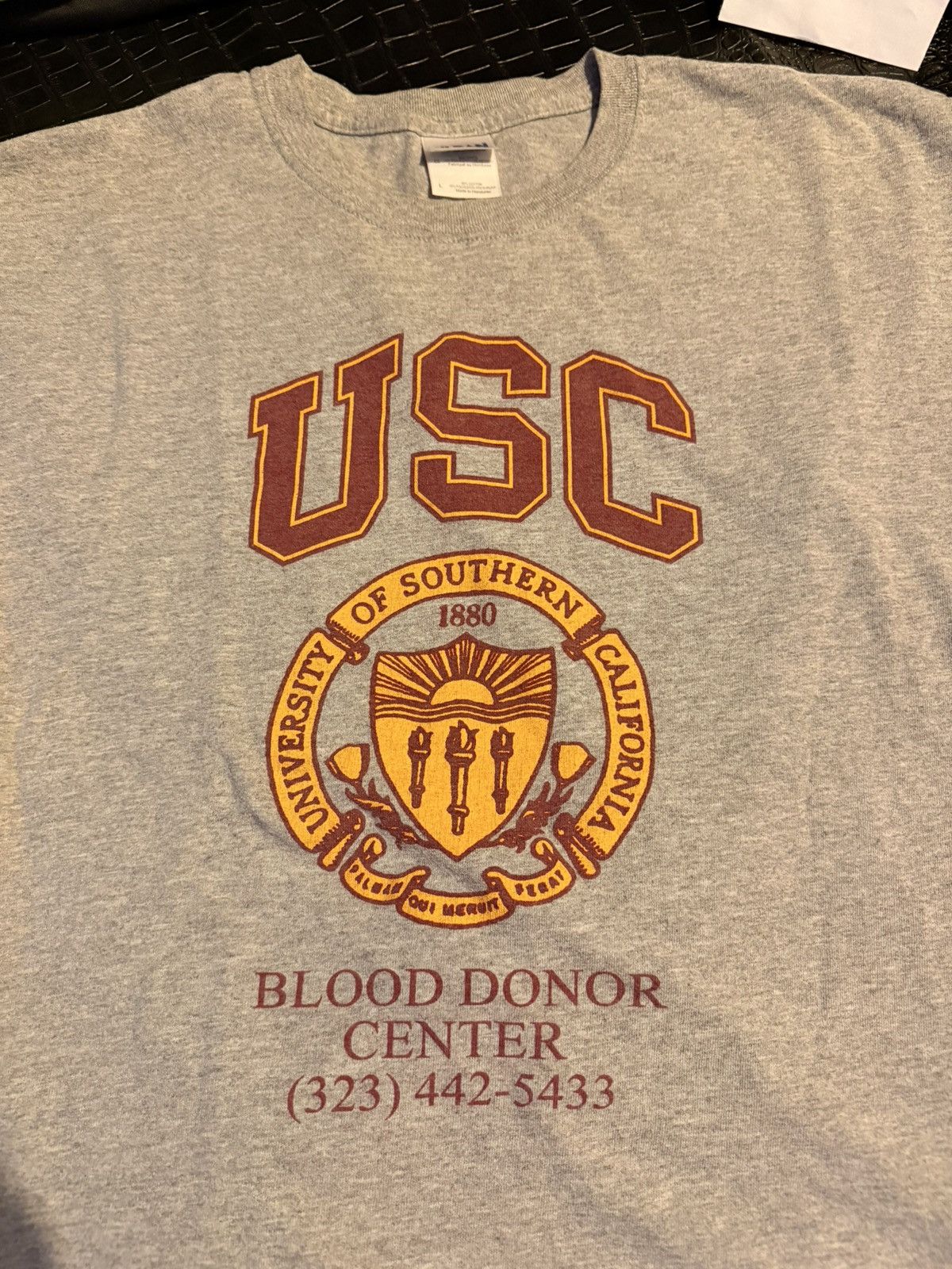 Gildan USC Blood Donor Center Tee – Gray – Size L Size US L / EU 52-54 / 3 - 4 Thumbnail