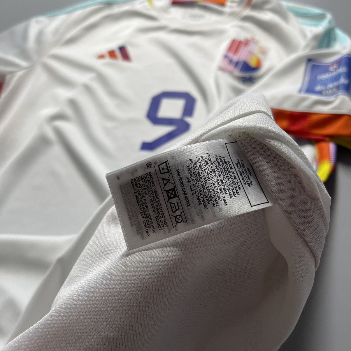 Adidas BELGIUM ADIDAS 2022 WORLD CUP FOOTBALL AWAY JERSEY #9 LUKAKU Size US M / EU 48-50 / 2 - 12 Thumbnail