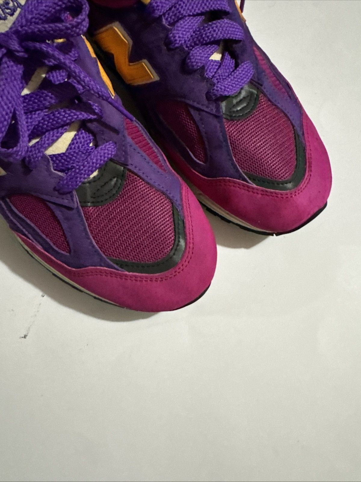 New Balance New Balance 990v2 x Teddy Santis ‘Purple Yellow’ Size US 12 / EU 45 - 4 Thumbnail