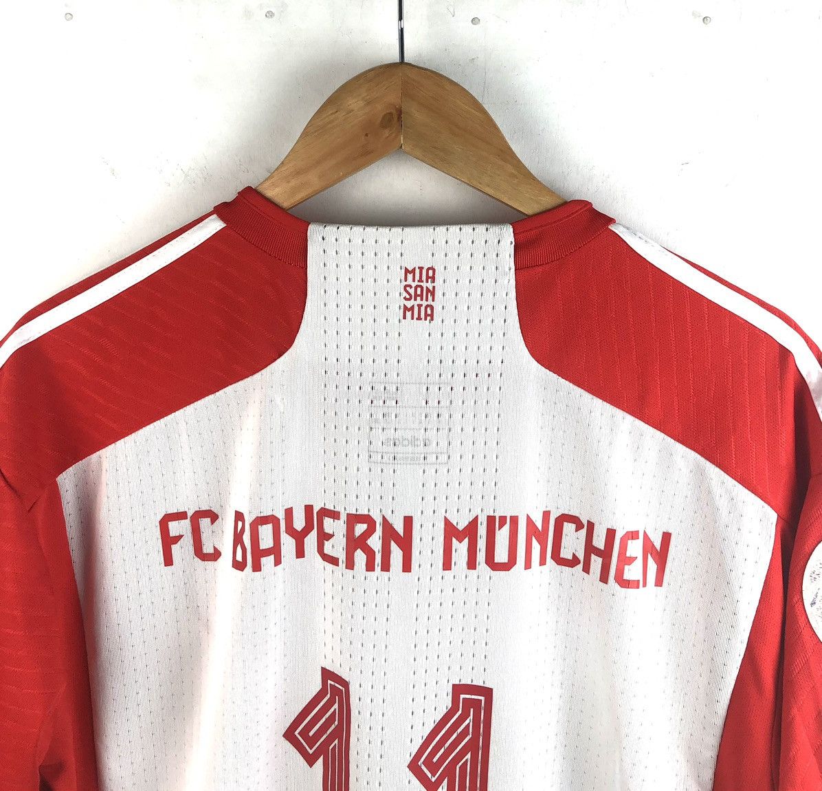 Adidas × Vintage Vintage adidas soccer jersey FC BAYER MUNCHEN large jersey Size US L / EU 52-54 / 3 - 7 Thumbnail